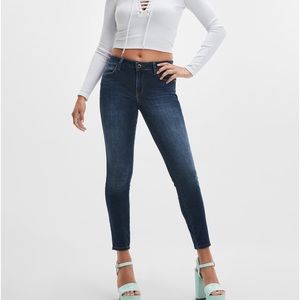 GUESS Power Curvy Mid skinny jeans, blue, size 31.
